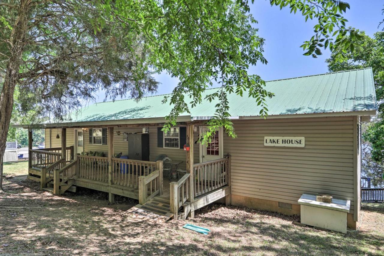 House With Dock And Slide Situated On Lake Sinclair! Sparta 외부 사진